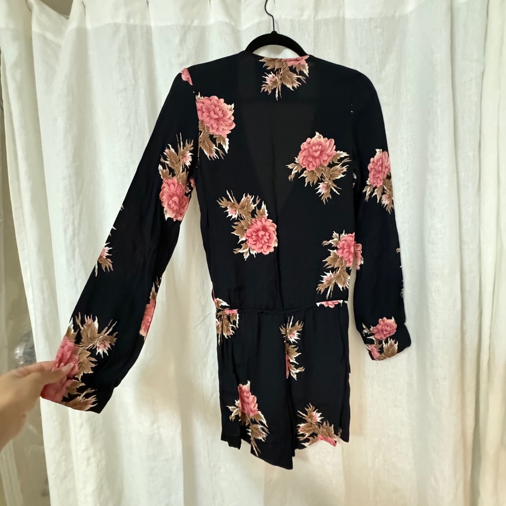 FLORAL ROMPER - Picture 2 of 3
